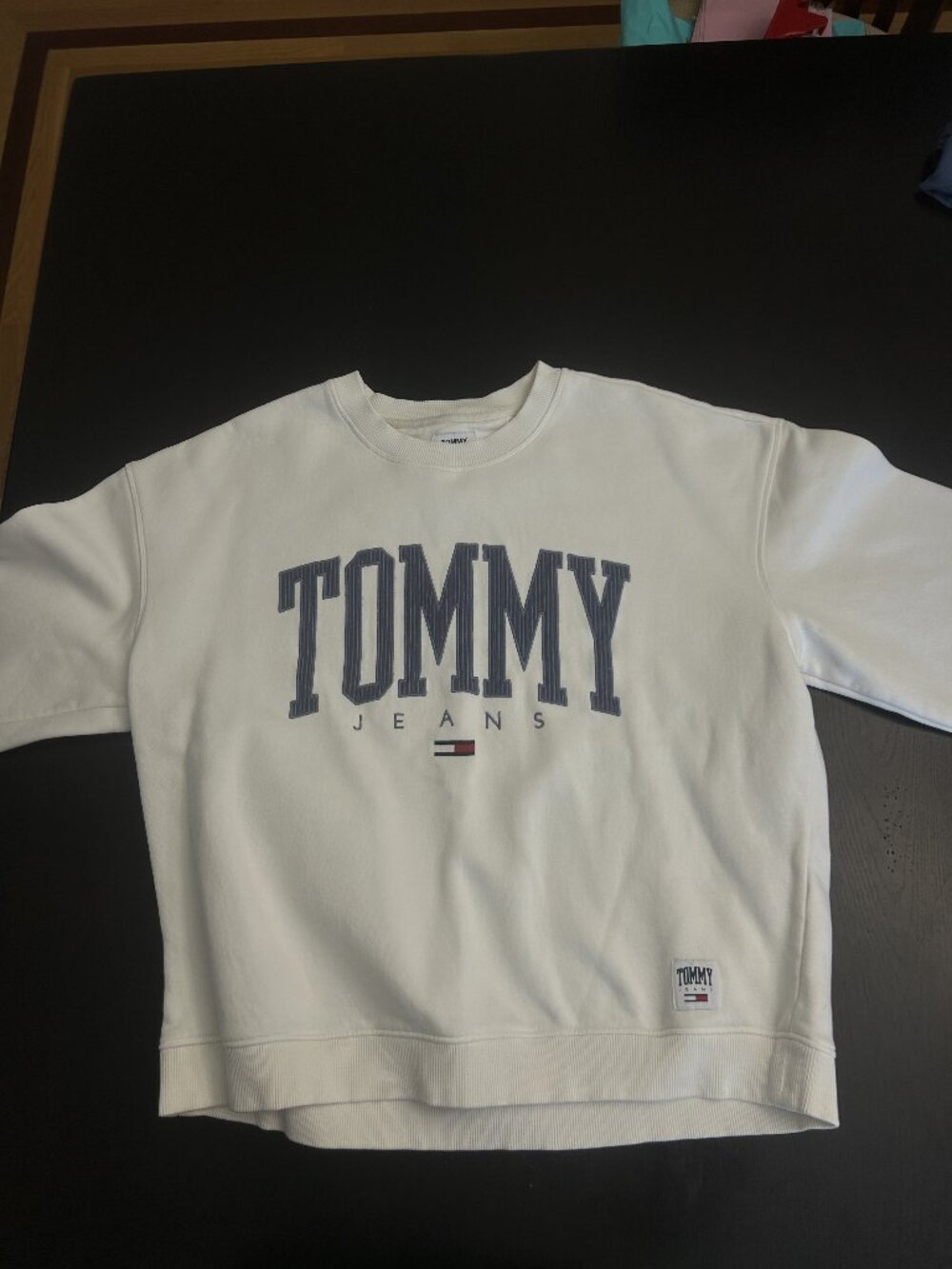 Tommy Hilfiger white sweatshirt - large